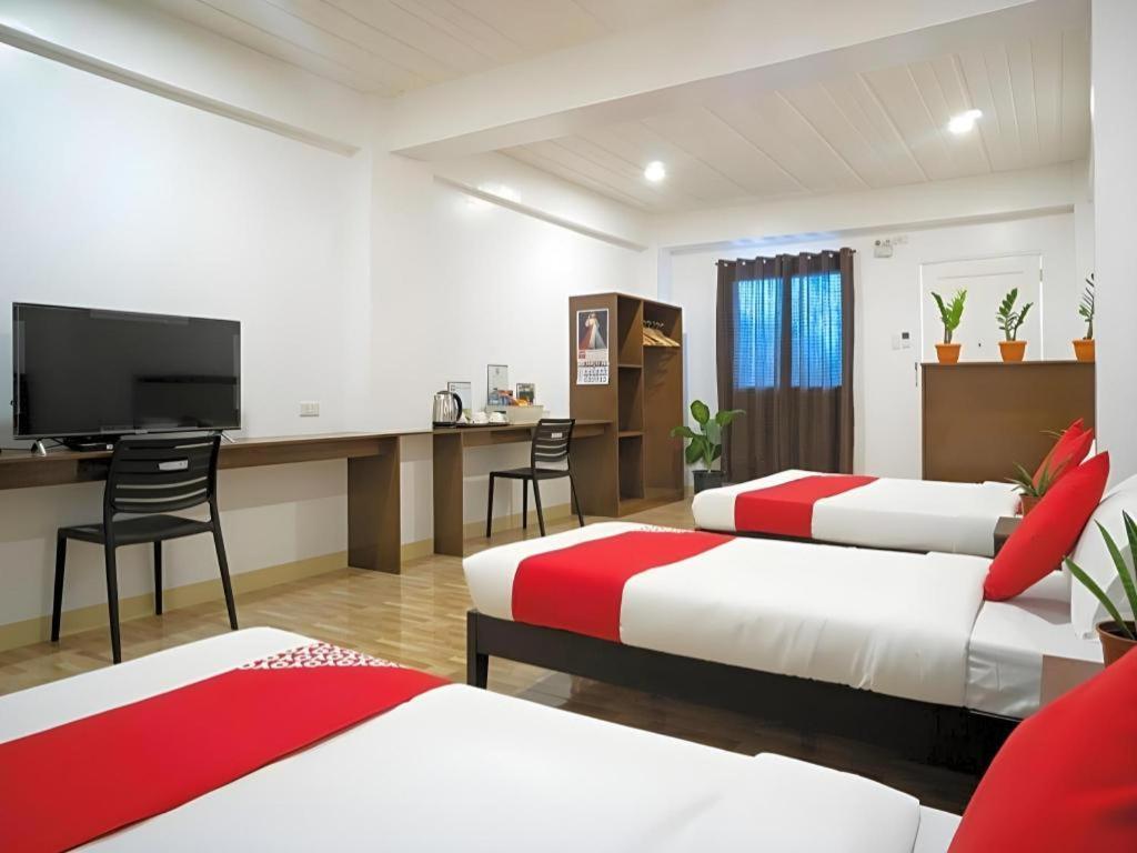 Oyo 150 Davao Airport View Hotel ภายนอก รูปภาพ